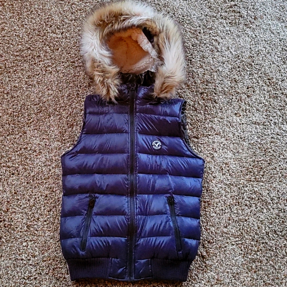 American Eagle Puffer Vest